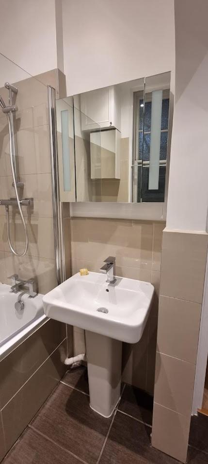 Star London Warwick Mansions 3-Bed Oasis Apartment Bagian luar foto